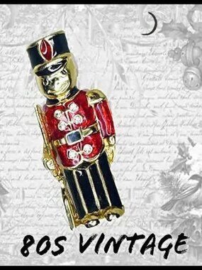 Toy Soldier Holiday Brooch Christmas Figural Pin with Rhinestones - 80s Vintage